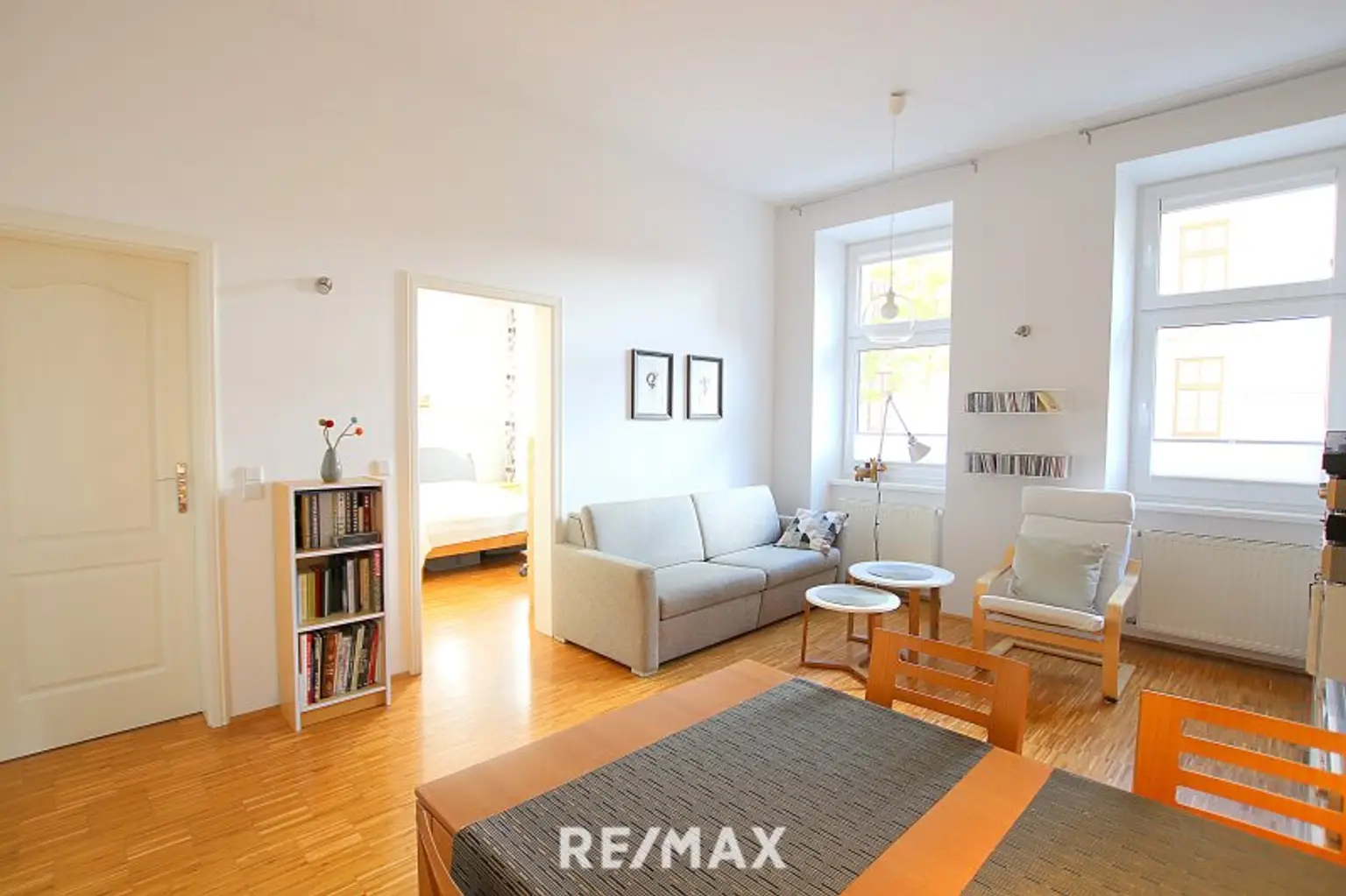 Wunderschöne Altbauwohnung - 2 Zimmer mit perfektem Grundriss, barrierefrei!