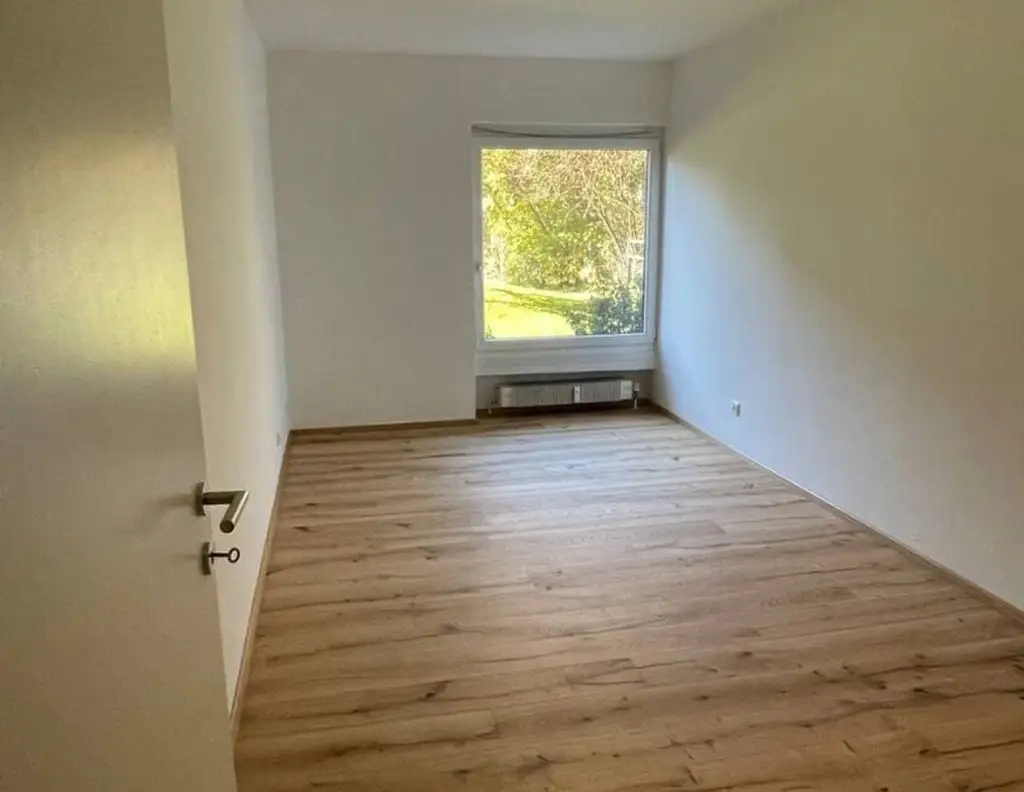 "PARSCH - Familienfreundliche 3 Zimmer Wohnung mit Balkon im Grünen"