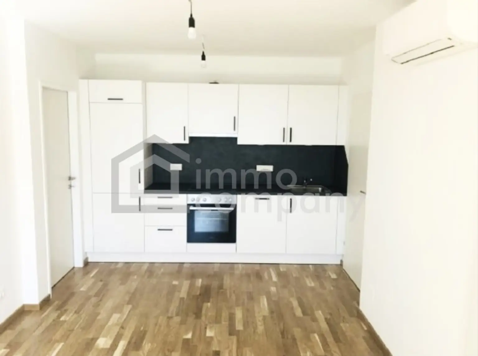 Wunderschöne 3-Zimmer-Wohnung mit herrlicher Aussicht und Balkon + Stellplatz! 12. Bezirk.
