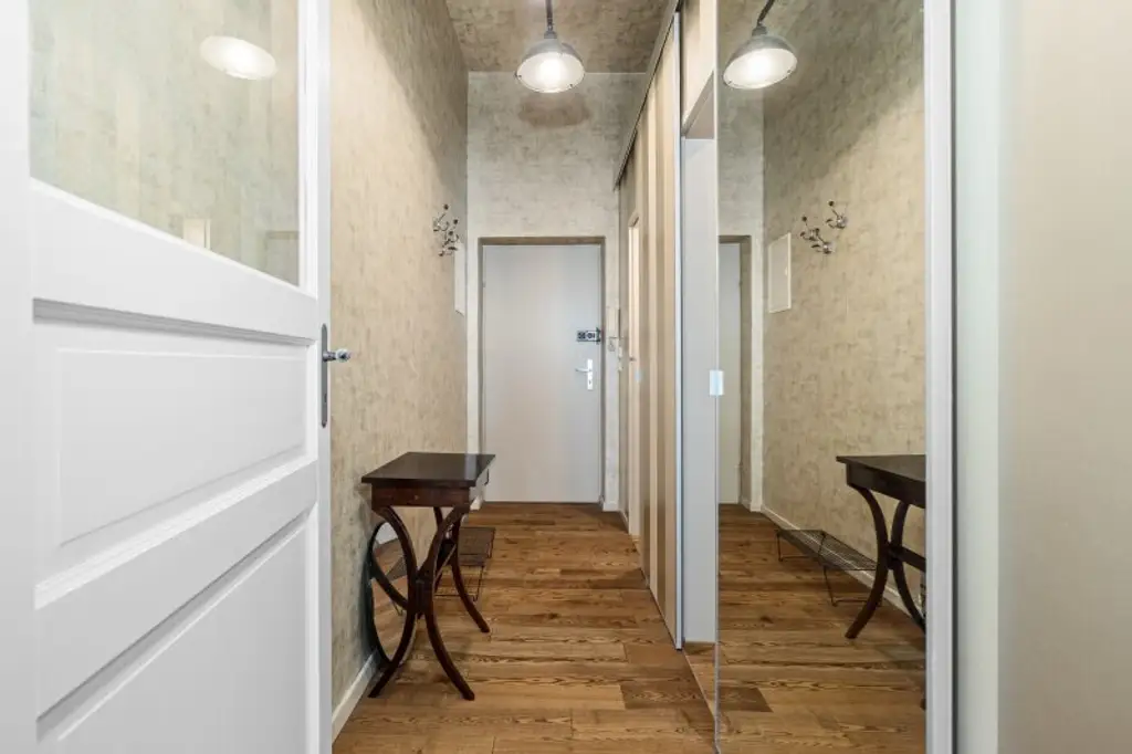 Süsse Single-Wohnung Nähe Kolonitzplatz