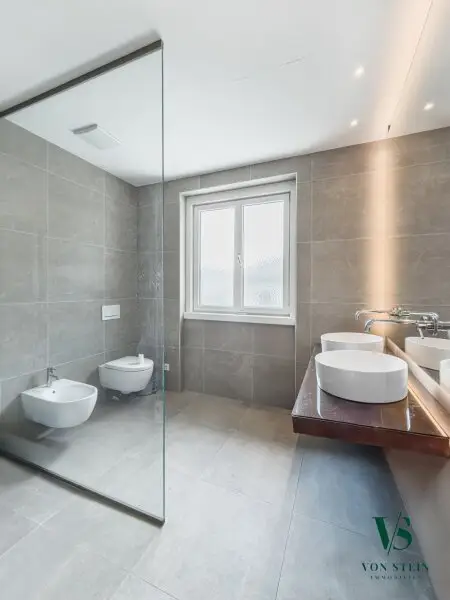 Duschbad mit Bidet