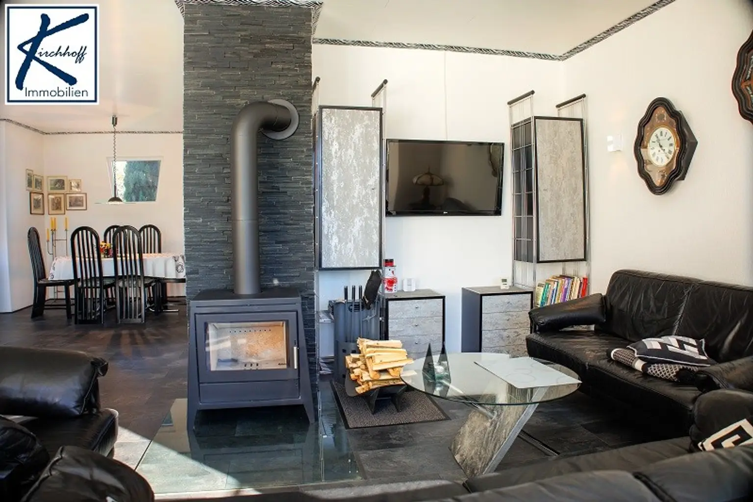 Wohnbereich mit Kaminofen im EG