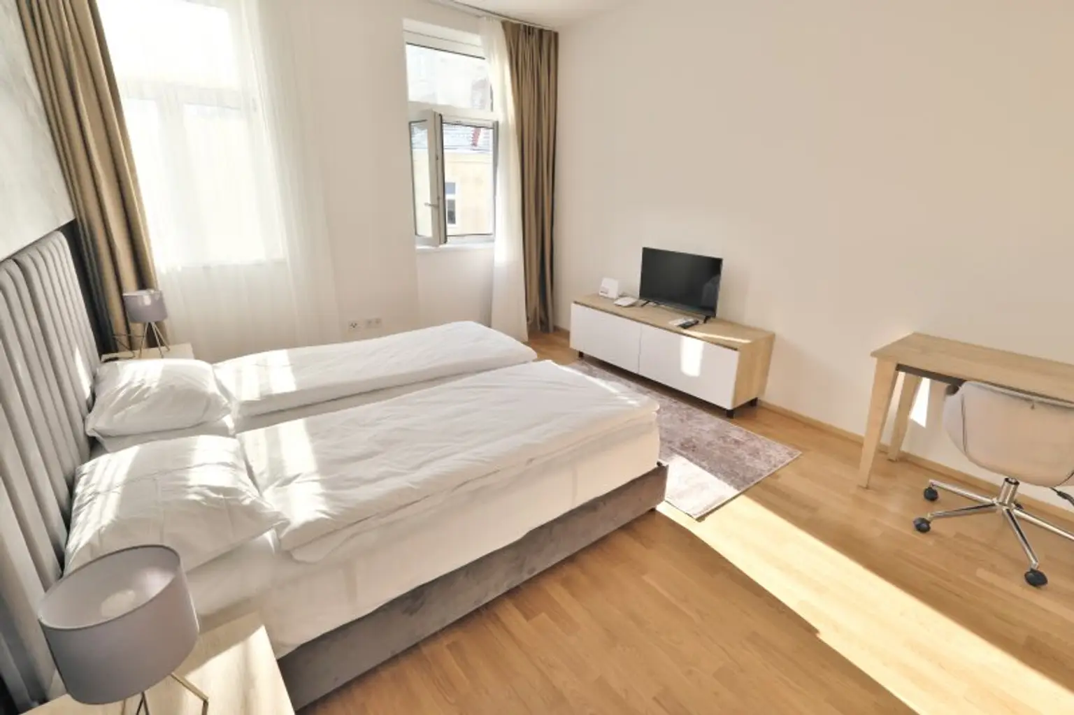 Ferienwohnung mit unbefristeter Betriebsanlagengenehmigung, Grundbüchlich/Widmung als "Appartement" (parifiziert)