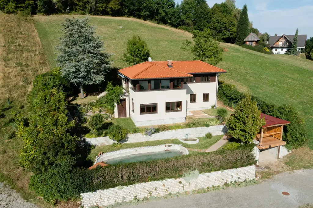 Einfamilienhaus am Kulm - "Ihr Rückzugsort mit unverbaubarem Fernblick."