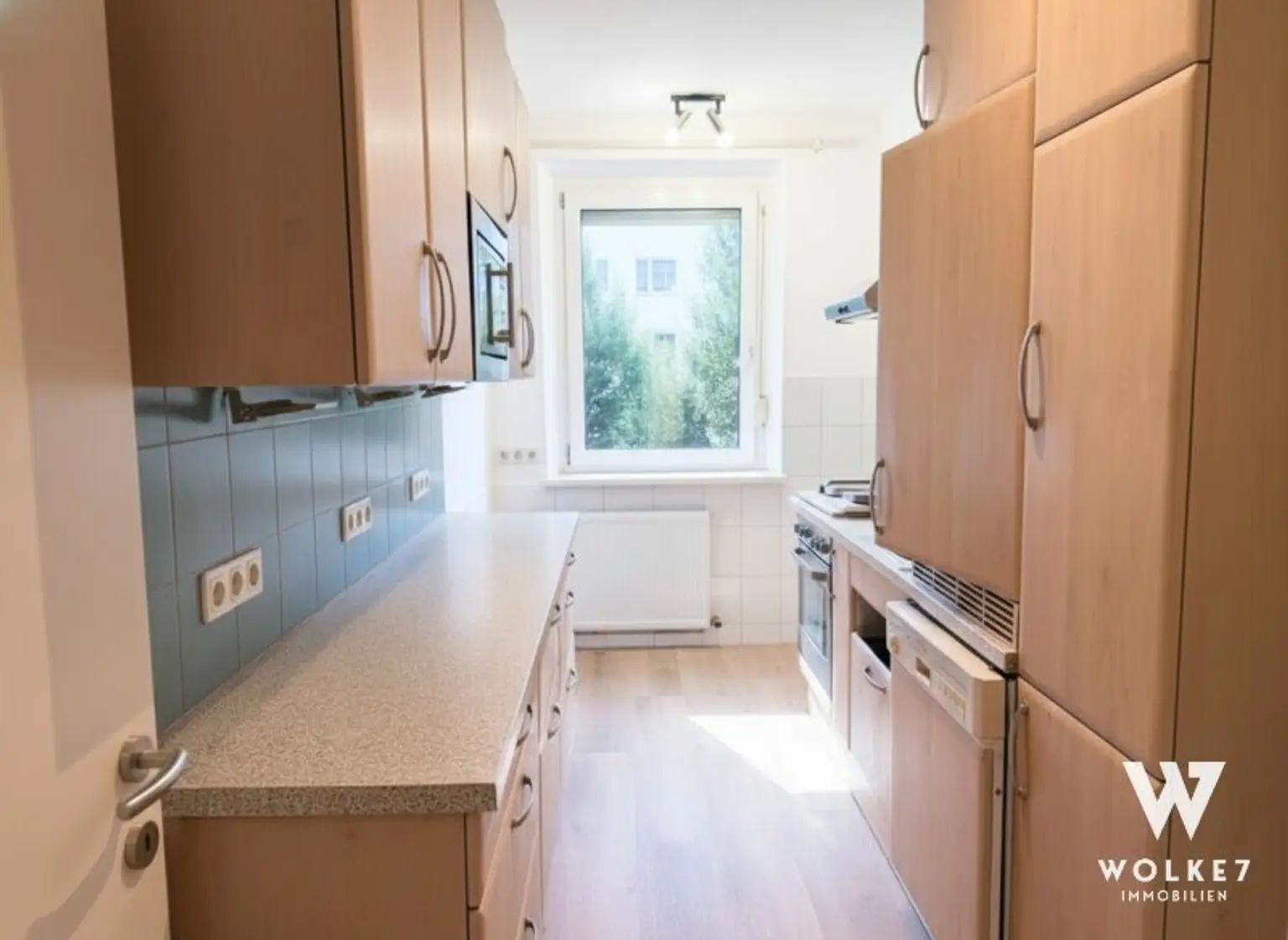 Großzügige 4,5-Zimmerwohnung mit separater Küche und Balkon in den Innenhof! | Beste Lage in 1140 Wien
