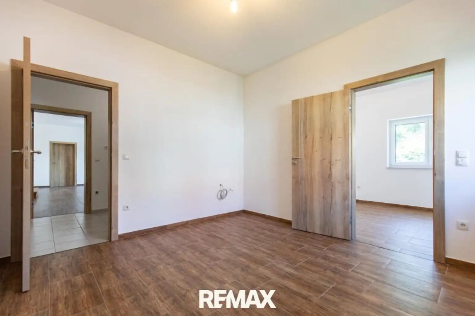 24 EG Wohneinheit Zimmer1