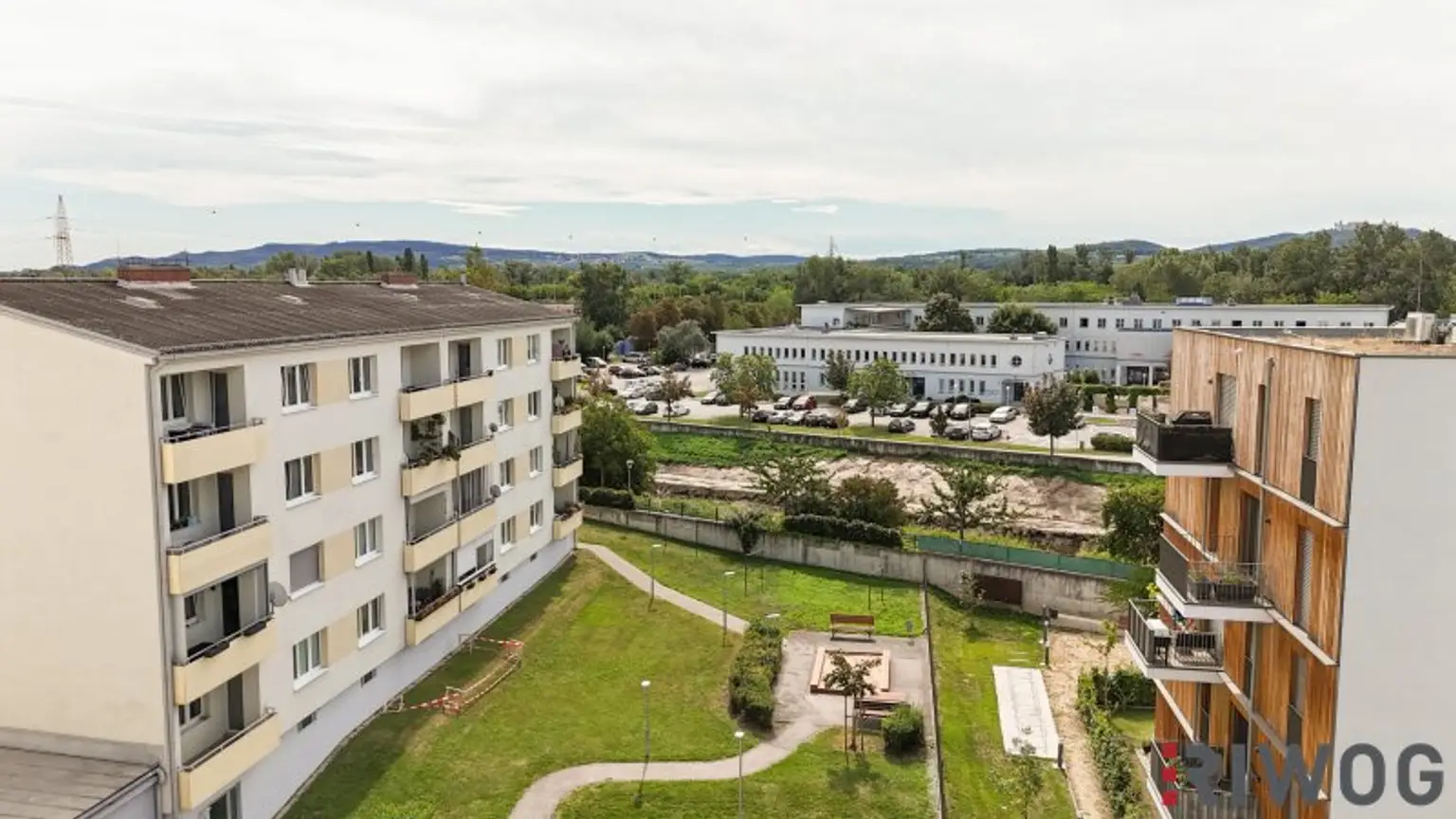 Wohnung für 3er-STUDENTEN-WG mit AUßENFLÄCHE, 4 Zimmer