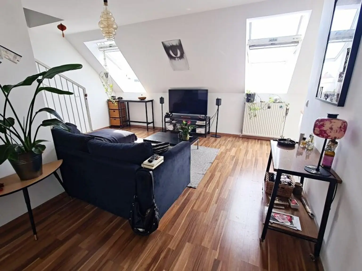 DACHGESCHOSS, U3-NÄHE, 55 m2 Maisonette, 2 Zimmer, Kochnische, Duschbad, Fernblick, Meiselstraße