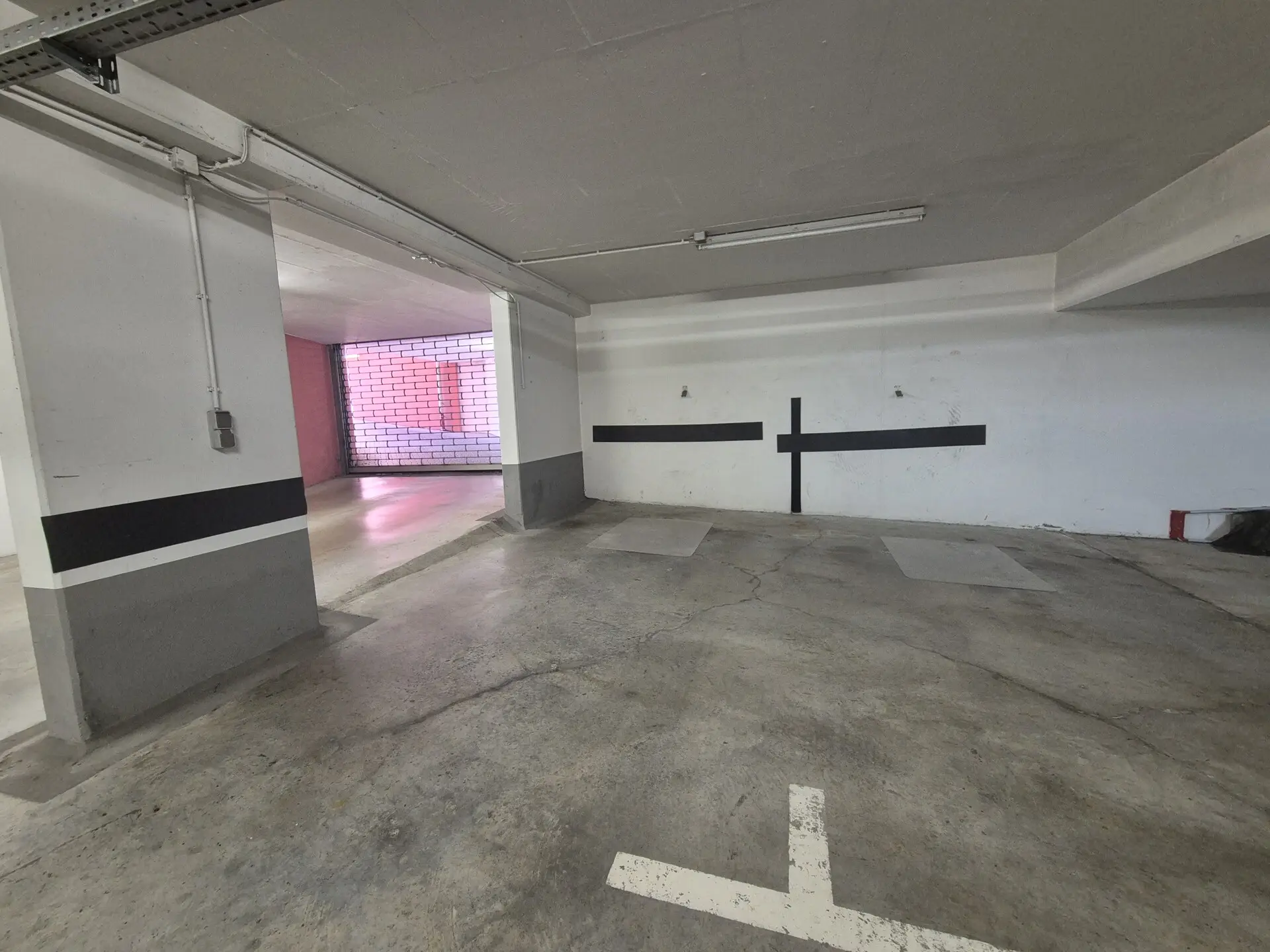2 Tiefgaragenstellplätze nebeneinander