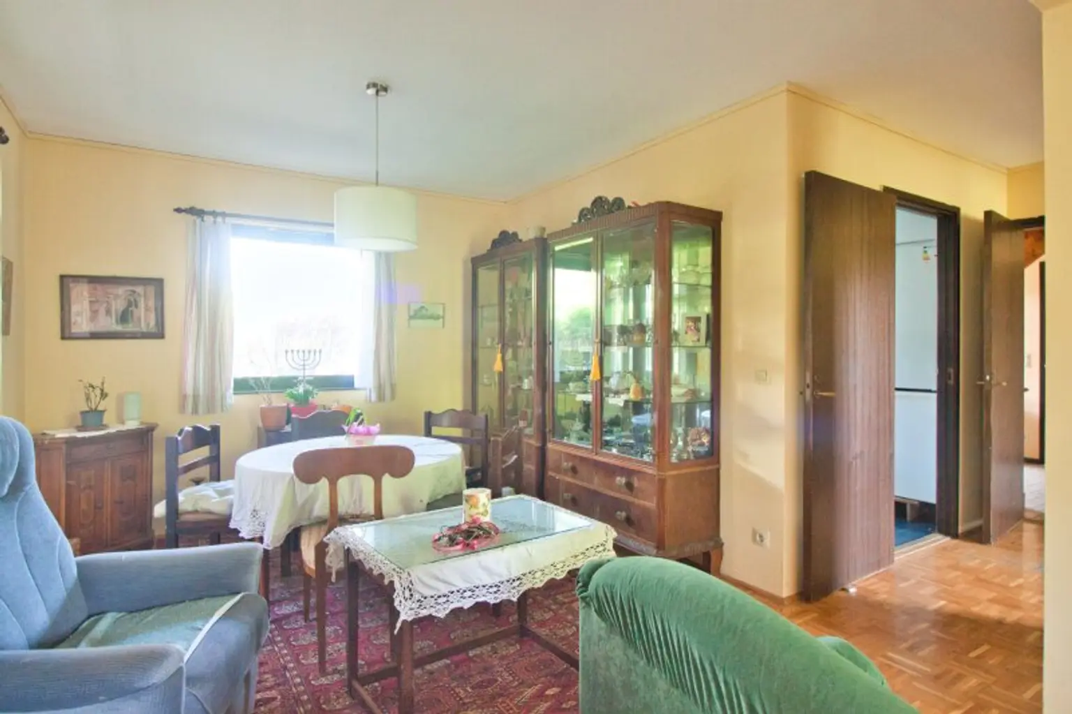 Ebenes Grundstück in ruhiger Sackgasse | sanierungsbedürftiges Einfamilienhaus mit idyllischer Garten | rd. 180 m² verbaubar