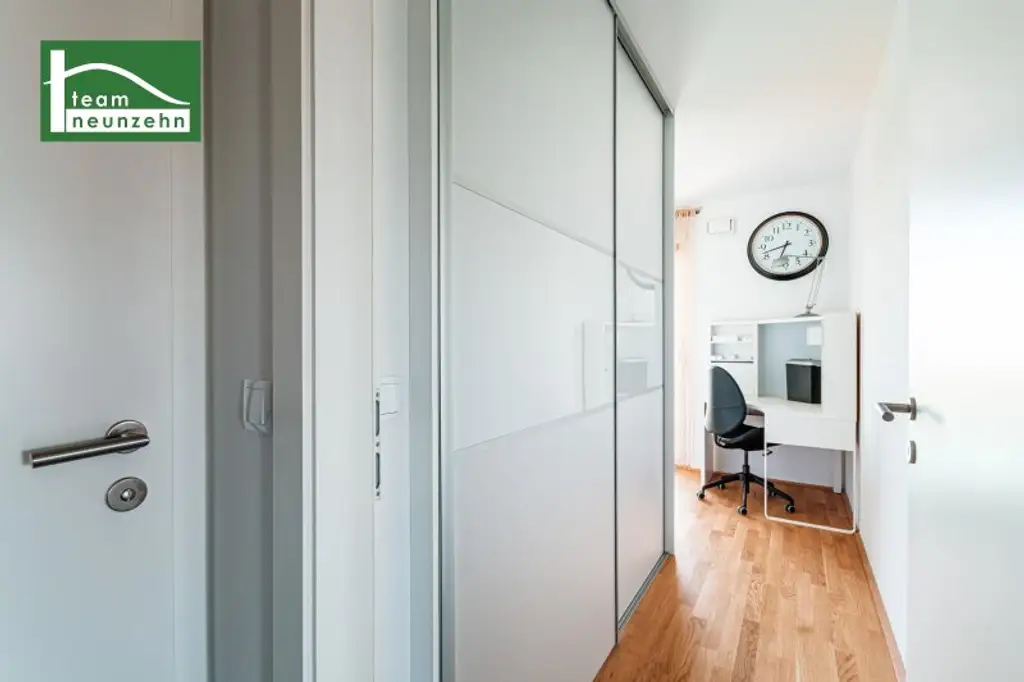 Bestlage am Wasser - direkt beim Hirschstettner Badeteich mit vermutlich der besten Aussicht Wiens! Ein Balkon zum Verlieben!