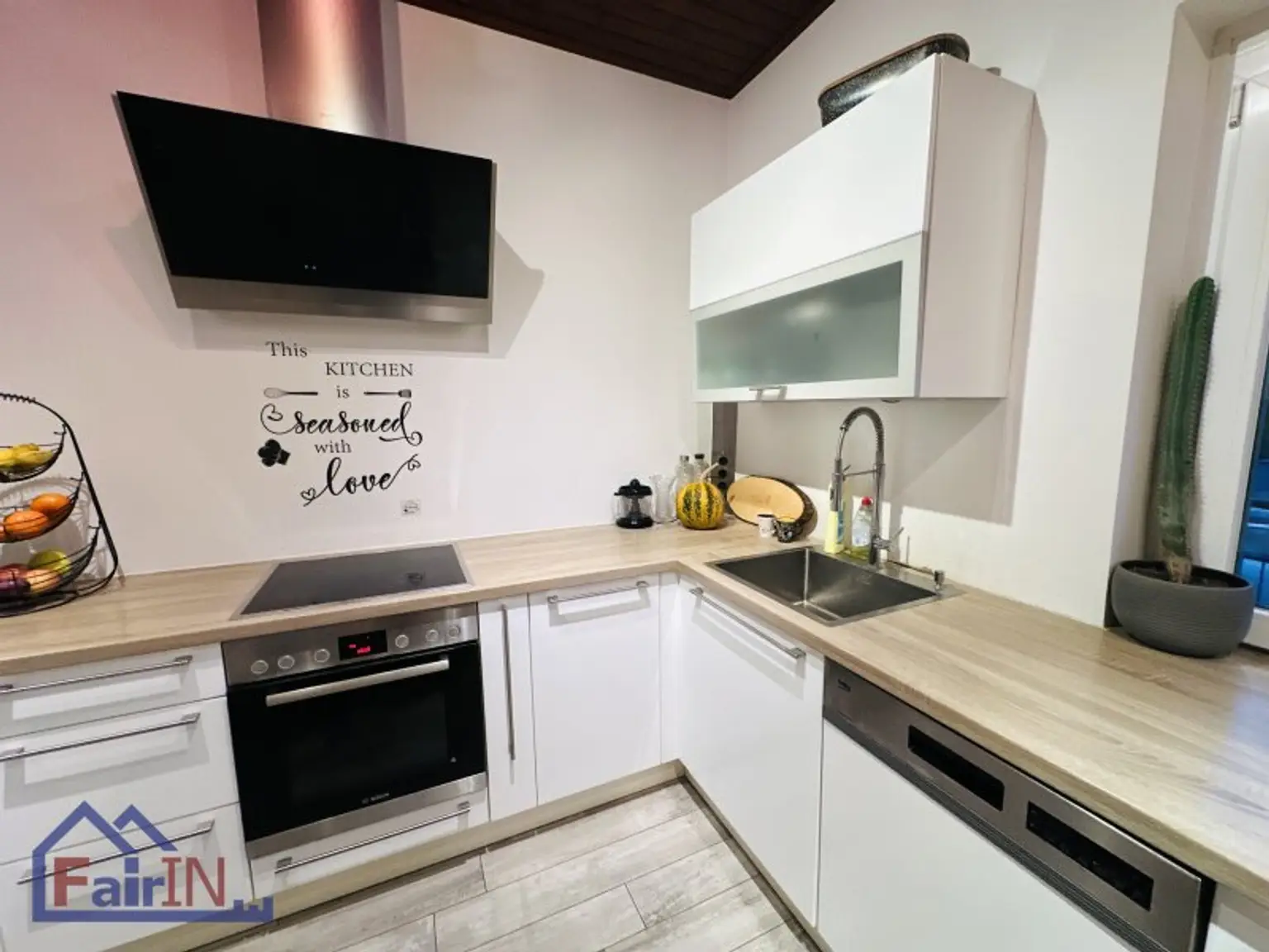 Traumhaus in Sollenau: Gepflegtes 140m² Heim mit Garten, Garage!