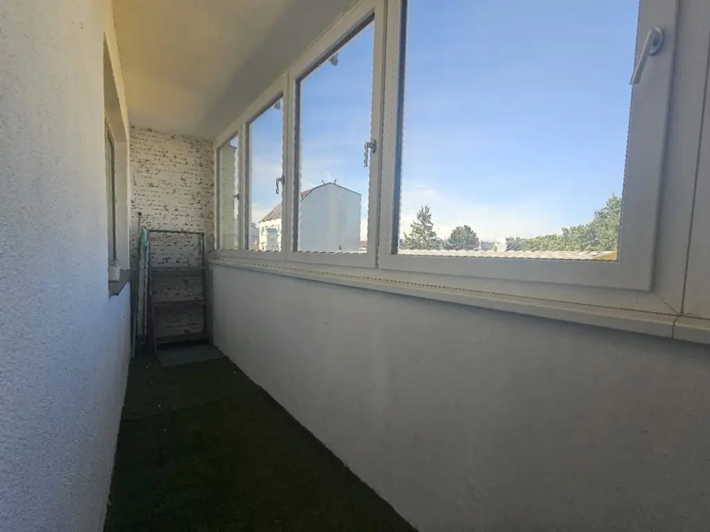 Ob Single oder Pärchen hier wollen Sie Wohnen! Nähe Kagranerplatz! Loggia!