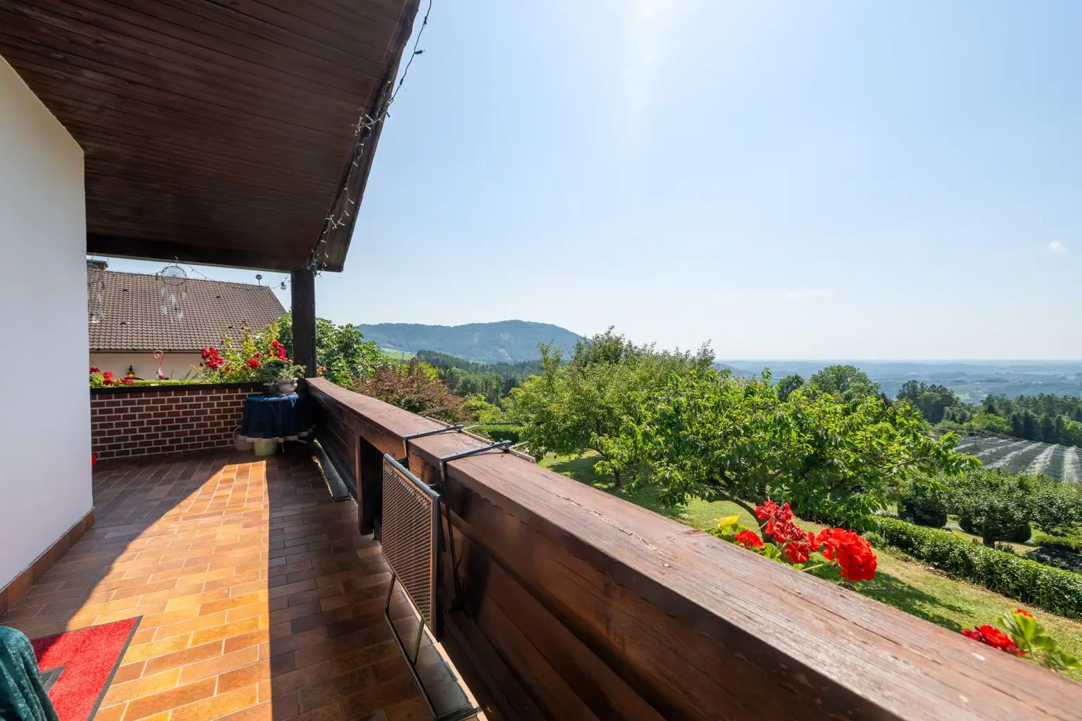 Wohnen wo andere Urlaub machen - Haus mit Traumaussicht nahe Stubenbergsee