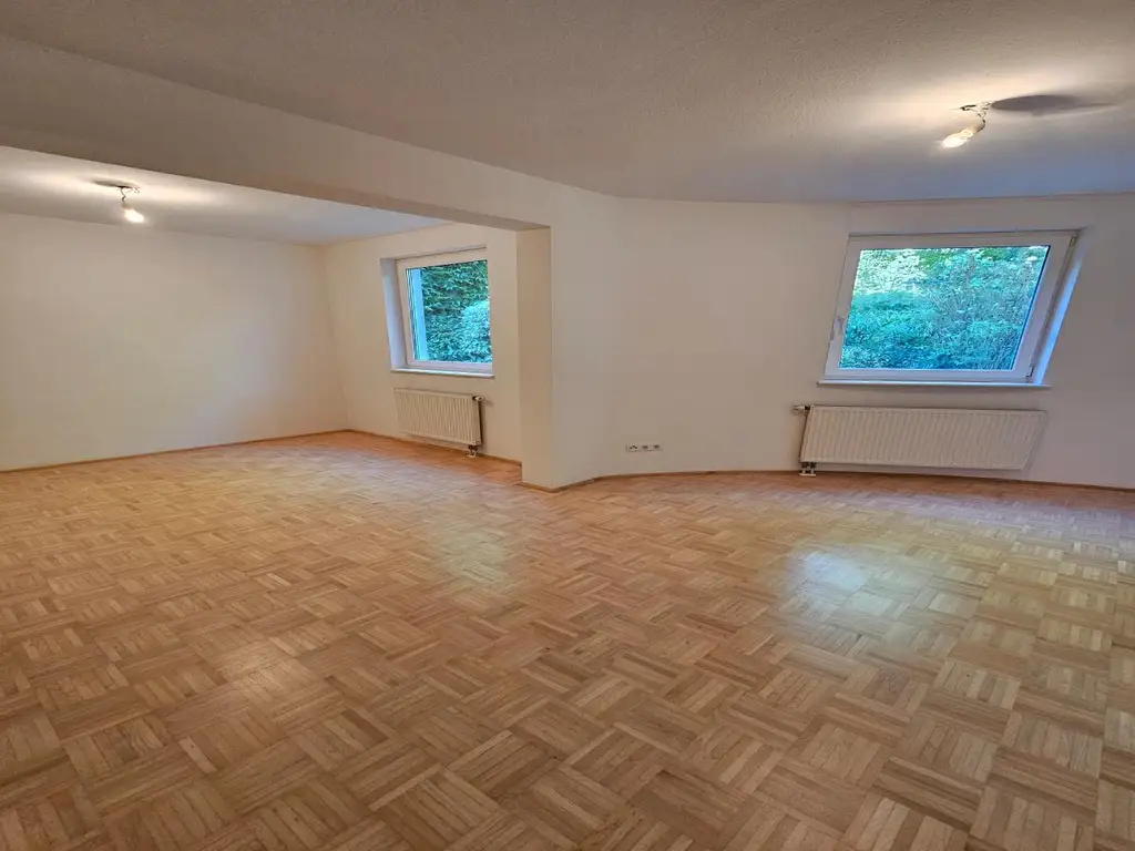 Stilvolle Gartenwohnung im 19. Bezirk, Wien