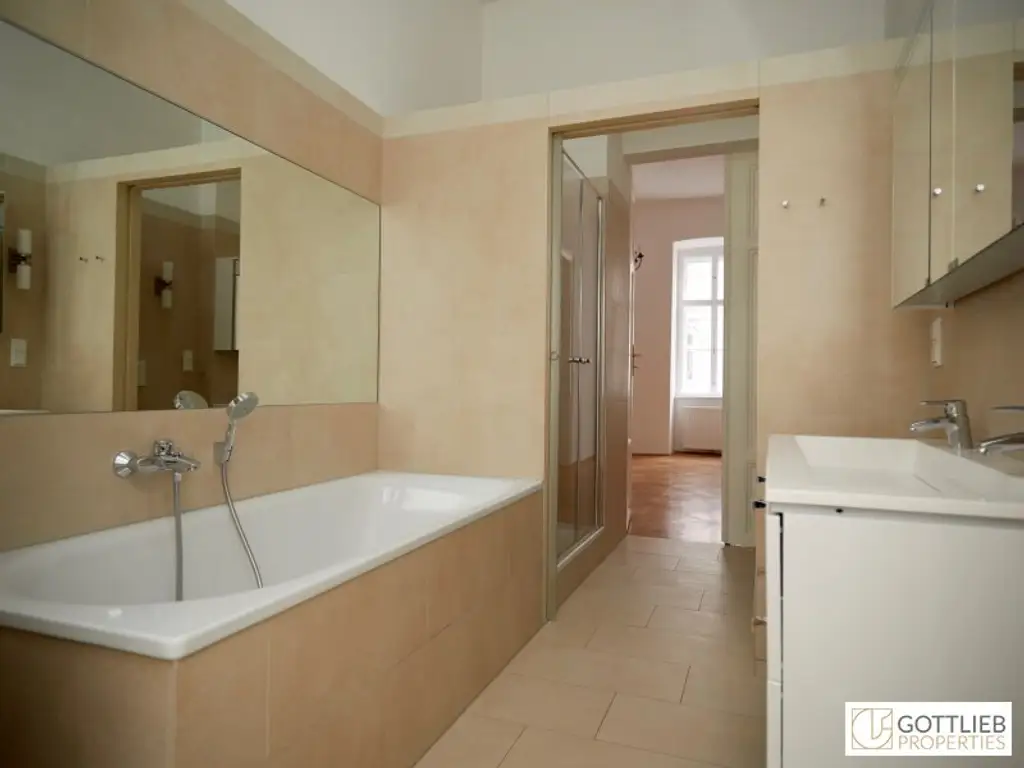 Bestlage Hamerlingplatz! 6-Zimmer-Stilaltbau-Apartment mit herrlicher West-Loggia und optionalem Tiefgaragenplatz in Grünruhelage