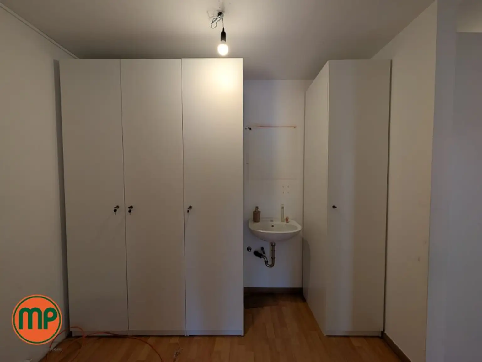 NUR FÜR ÄRZTE: Patientenpotential trifft Top-Anbindung: Ihre Praxis direkt an der U6