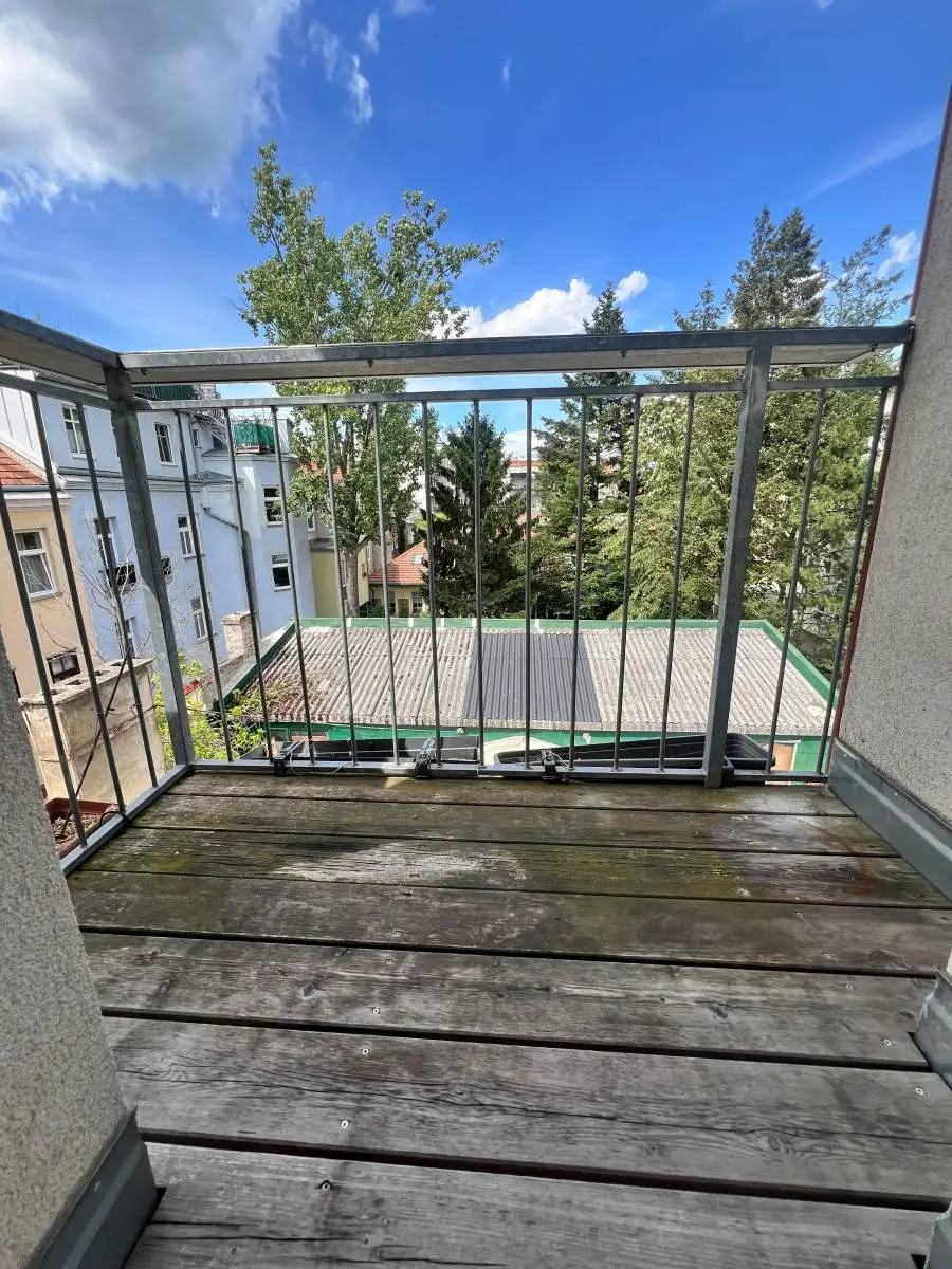 1 | WG ZIMMER - für Studenten in schöner DG-Wohnung | Prima Service Immobilien