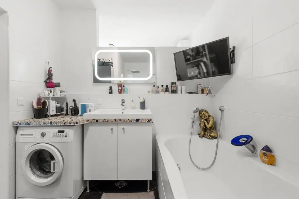 "Traumhafte Dachterrassen-Maisonette mit Fernblick & Badeteichzugang"