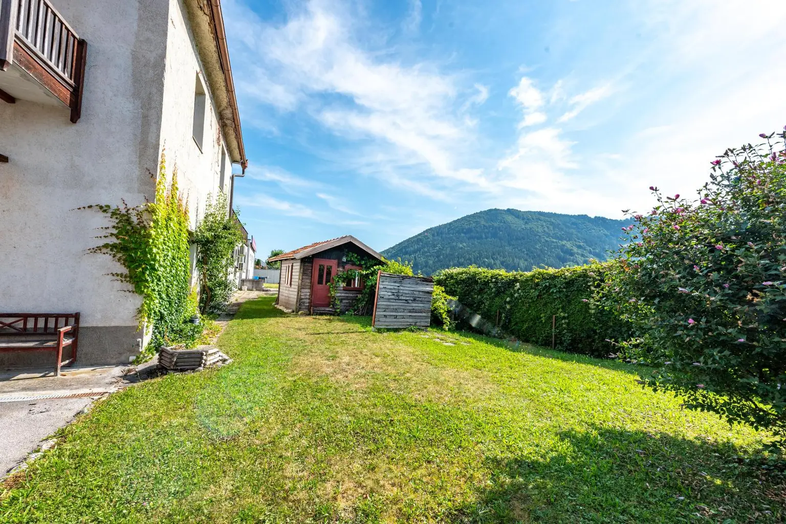 Zwei besondere Wohnungen in historischem Gebäude - 178 m² und 49 m² im Zentrum von Scharnstein mit schönem Ausblick und Garage!
