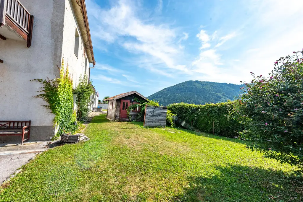 Zwei besondere Wohnungen in historischem Gebäude - 178 m² und 49 m² im Zentrum von Scharnstein mit schönem Ausblick und Garage!