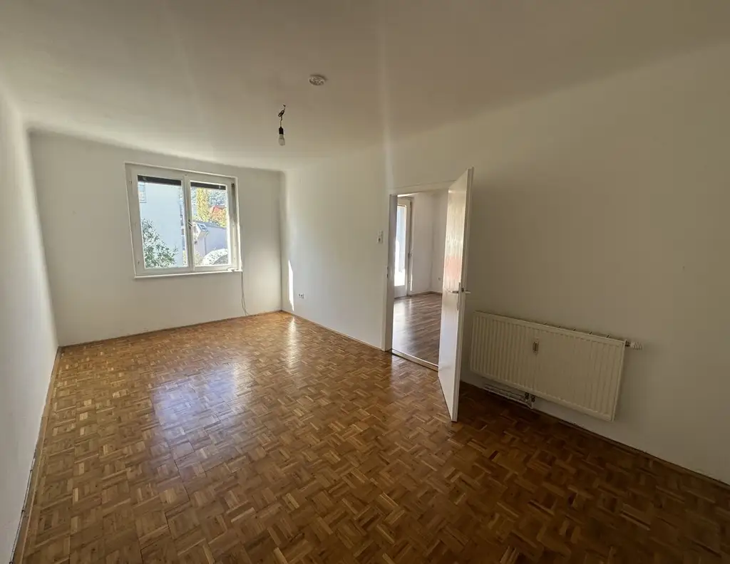 2 Zimmer Genossenschaftswohnung mit Balkon!
