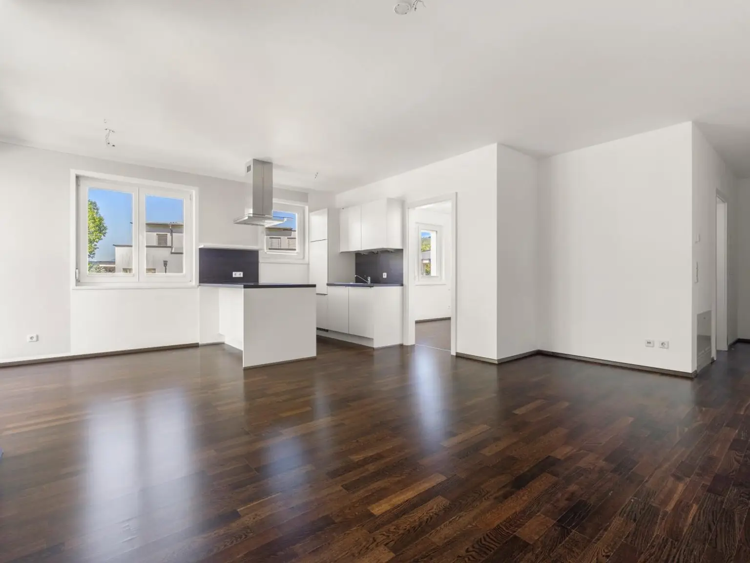Für Anleger und Eigennutzer: Seenahe, moderne Wohnung mit Terrasse