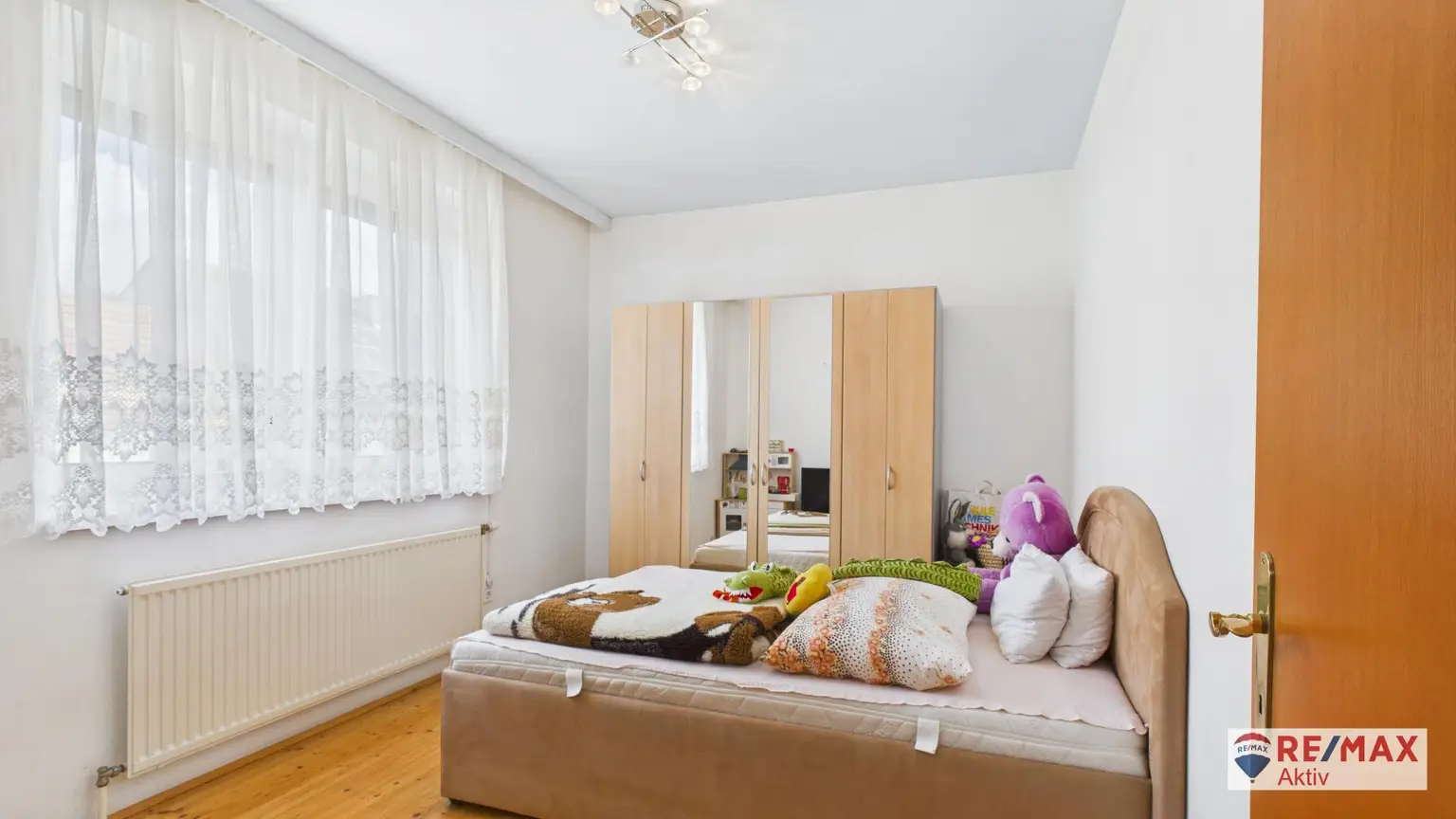 Familienfreundliches Wohnhaus mit großzügigem Garten