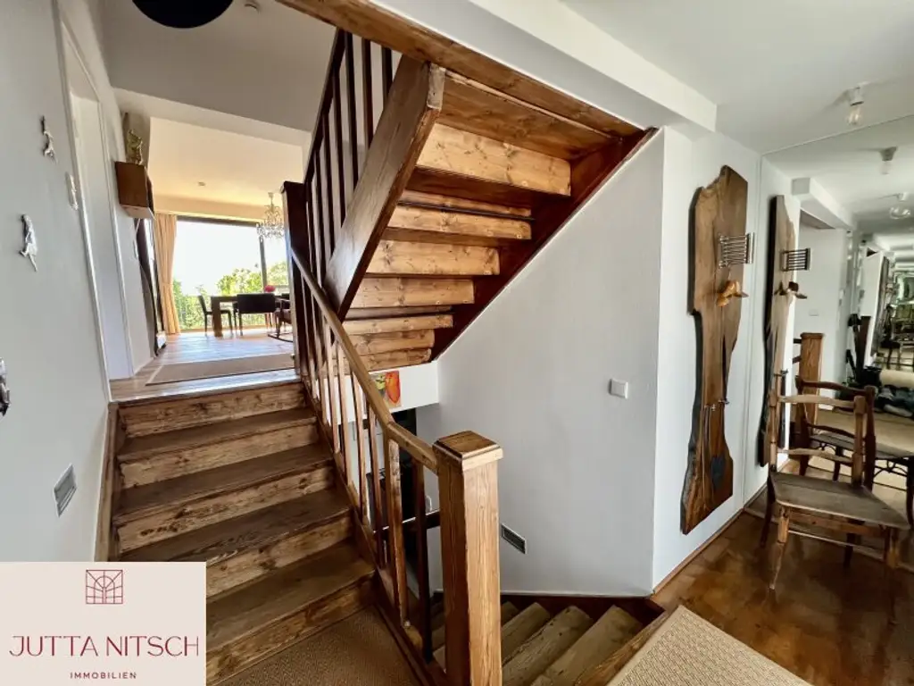 Exquisites Terrassenhaus in Eisenstadt, teilbares Grundstück – Ihr neues Zuhause mit Traumgarten, Naturpool und Weitblick!