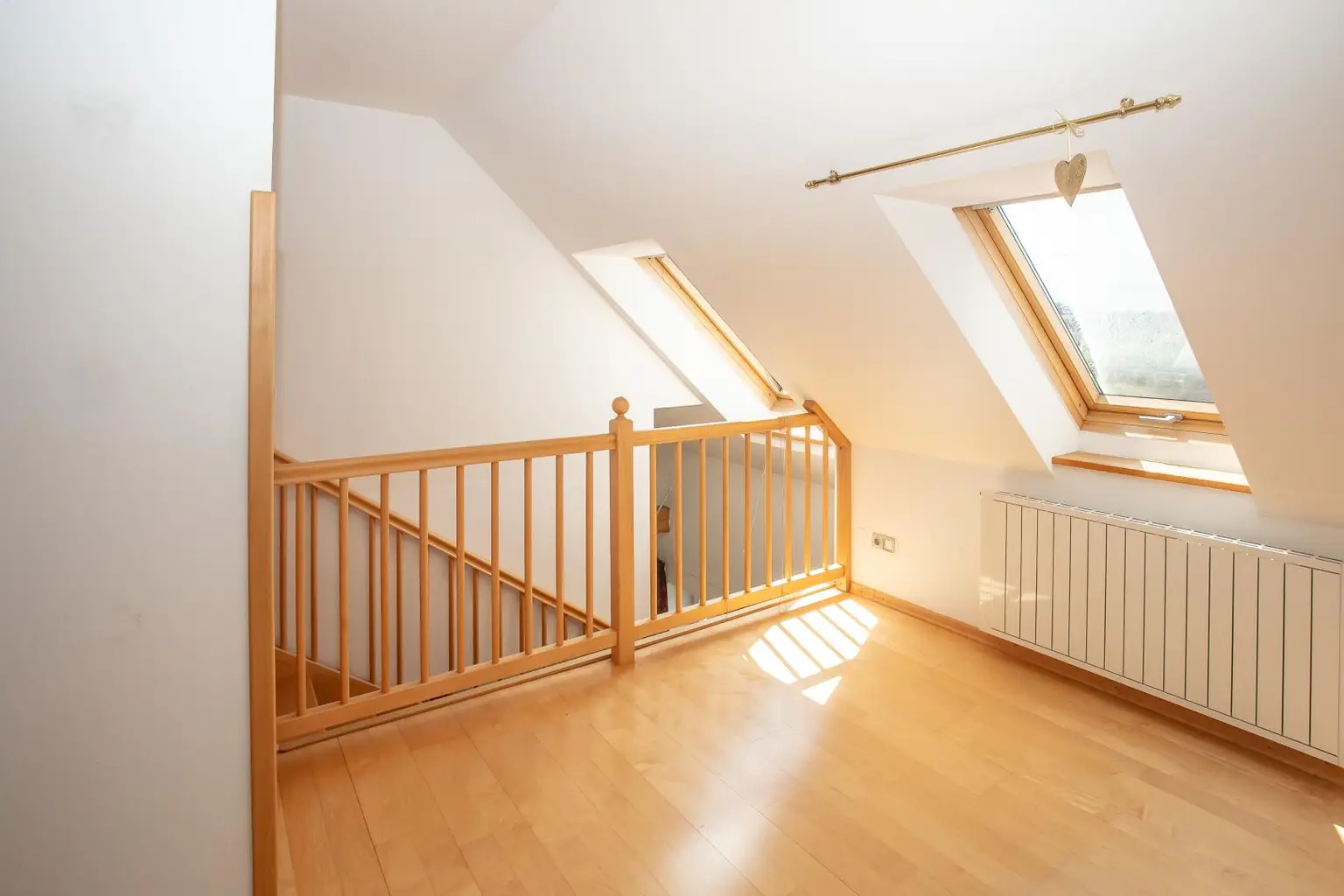 Mehrfamilienhaus - Zwei Wohneinheiten - Gewerbe möglich - großzügige Nutzflächen