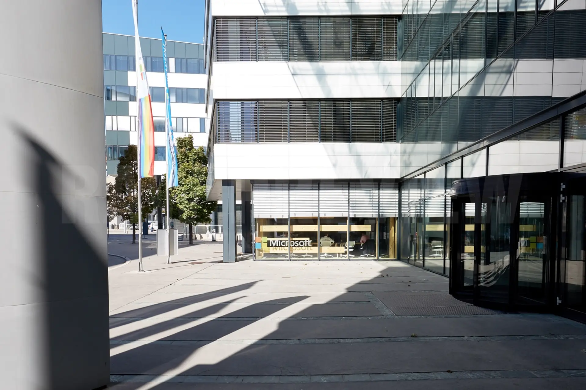 EURO PLAZA 1B_01