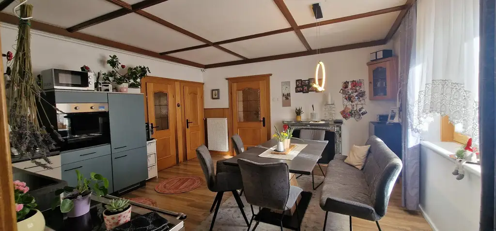 Gepflegter Vierkanthof mit Nebengebäude und eigenem Wald im idyllischen Südburgenland