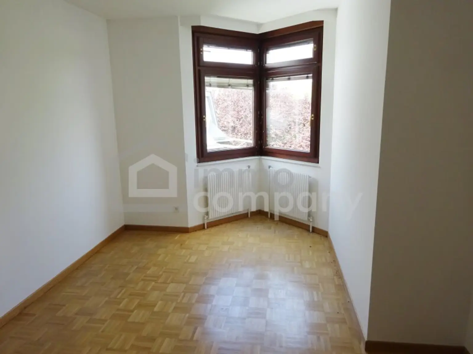 Gepflegte 4 Zimmer ETW mit südseitigen Balkon!