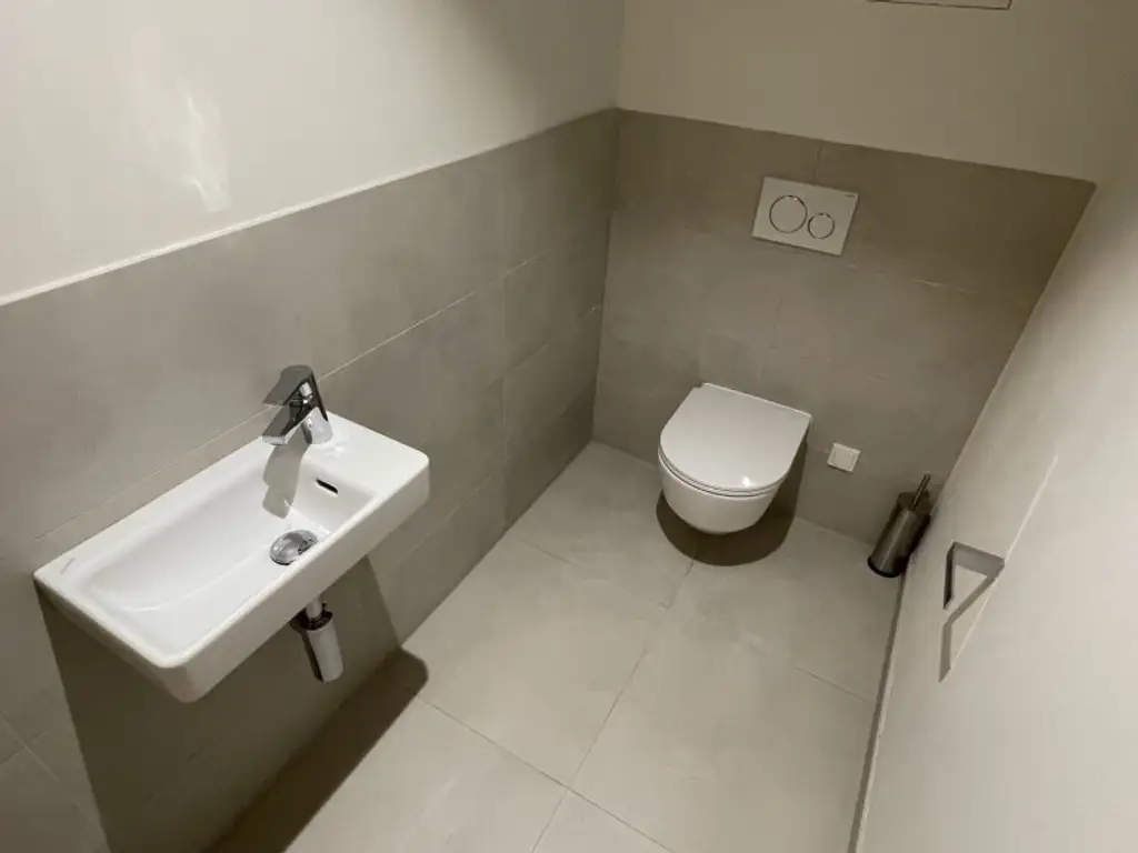 UNBEFRISTETE 2 Zimmer mit Loggia und vielen Extras im Haus nahe Belvedere!