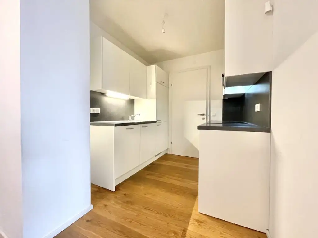 *WARMMIETE - Goldener Hirsch – Stilvolle 3-Zimmer-Wohnung mit Balkon in der Ziedlergasse, 23. Bezirk*