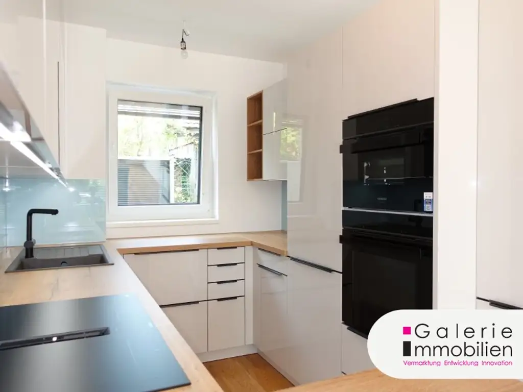 Erstbezug: Sehr schöne, helle und ruhige Doppelhaushälfte (links) mit 4 Zimmern, Eigengarten und Panoramablick-Dachterrasse!