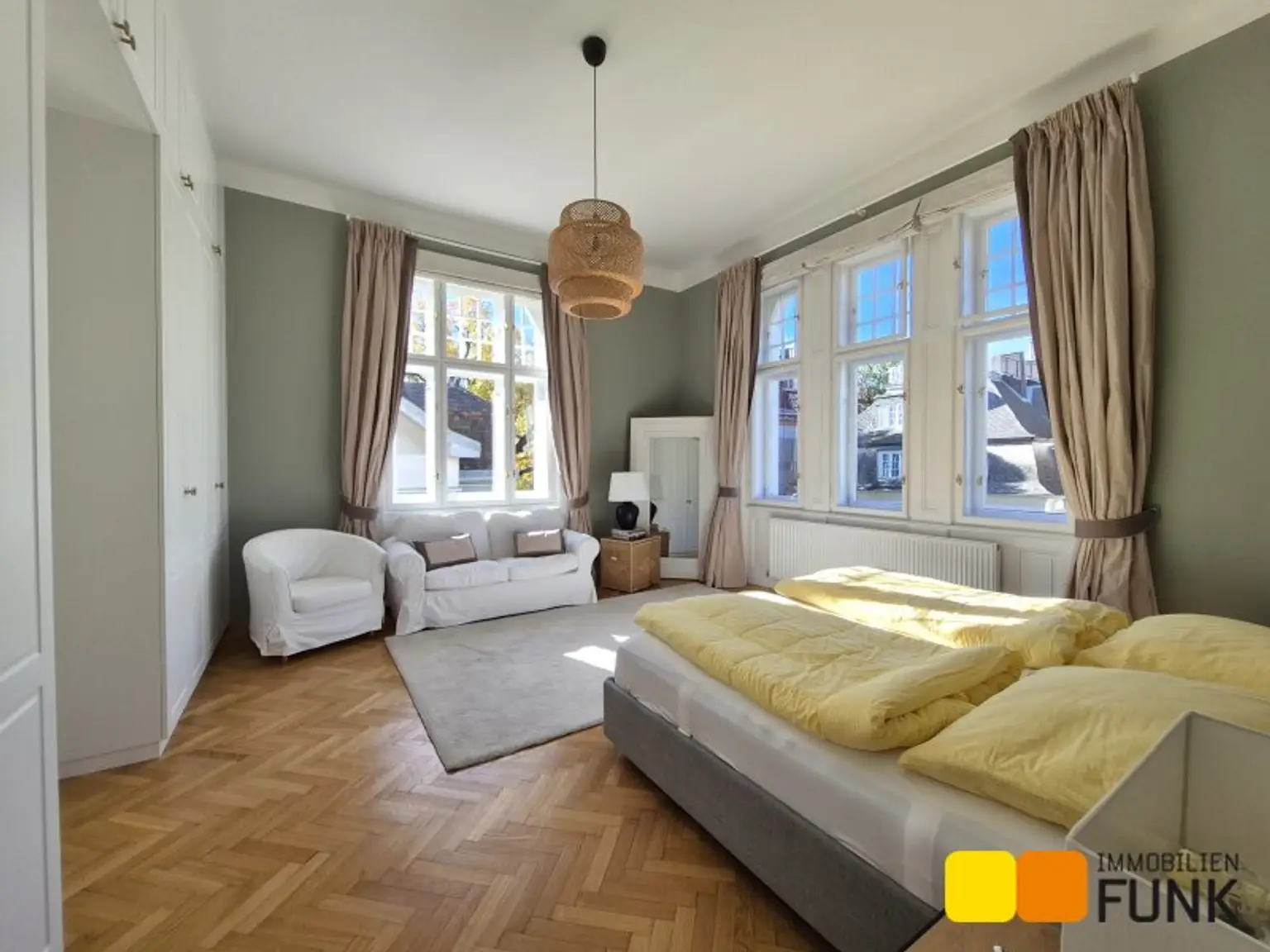 Herrschaftliche 5-Zimmerwohnung mit Balkon