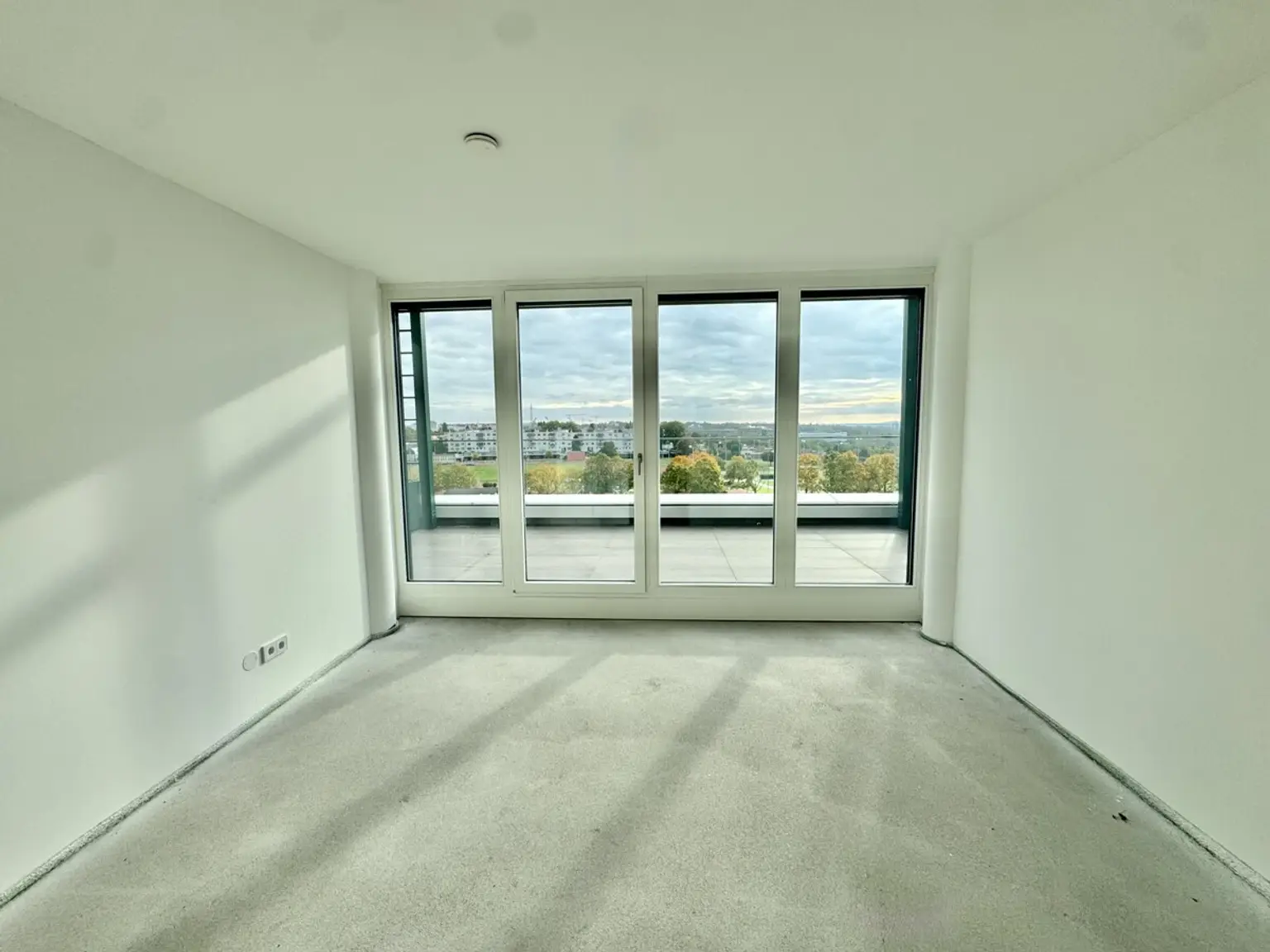 Exklusives Penthouse mit 90m2 Panoramaterrasse: Provisionsfrei - Wohnung + Büro mit luxuriöser Ausstattung