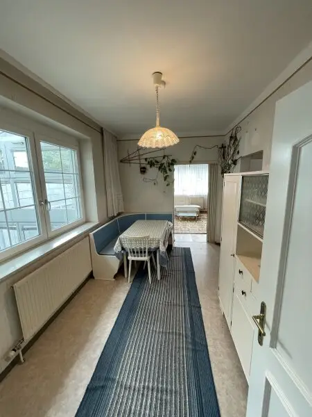 SEHR GEPFLEGTES EINFAMILIEN-HAUS MIT SCHÖNEM GARTEN -- LOGGIA/GARAGE -- RUHELAGE!
