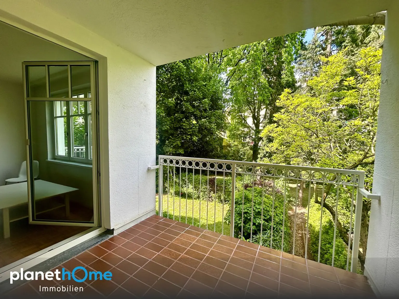 Loggia mit Gartenblick