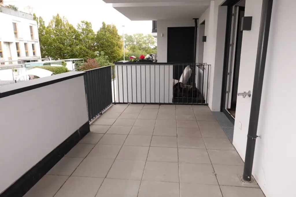 Zweitbezug, HOFSEITIGE BALKON-2 Zimmer-Neubauwohnung