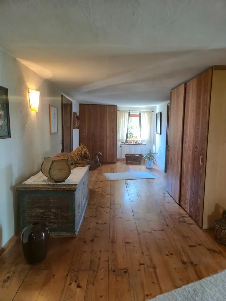 Wunderschöner Dreikanthof in Ruhelage mit Reithalle