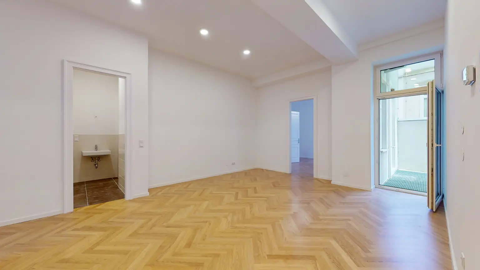 "Urban Oasis" - Moderne Altbauwohnung mit einzigartiger Raumhöhe und Terrasse