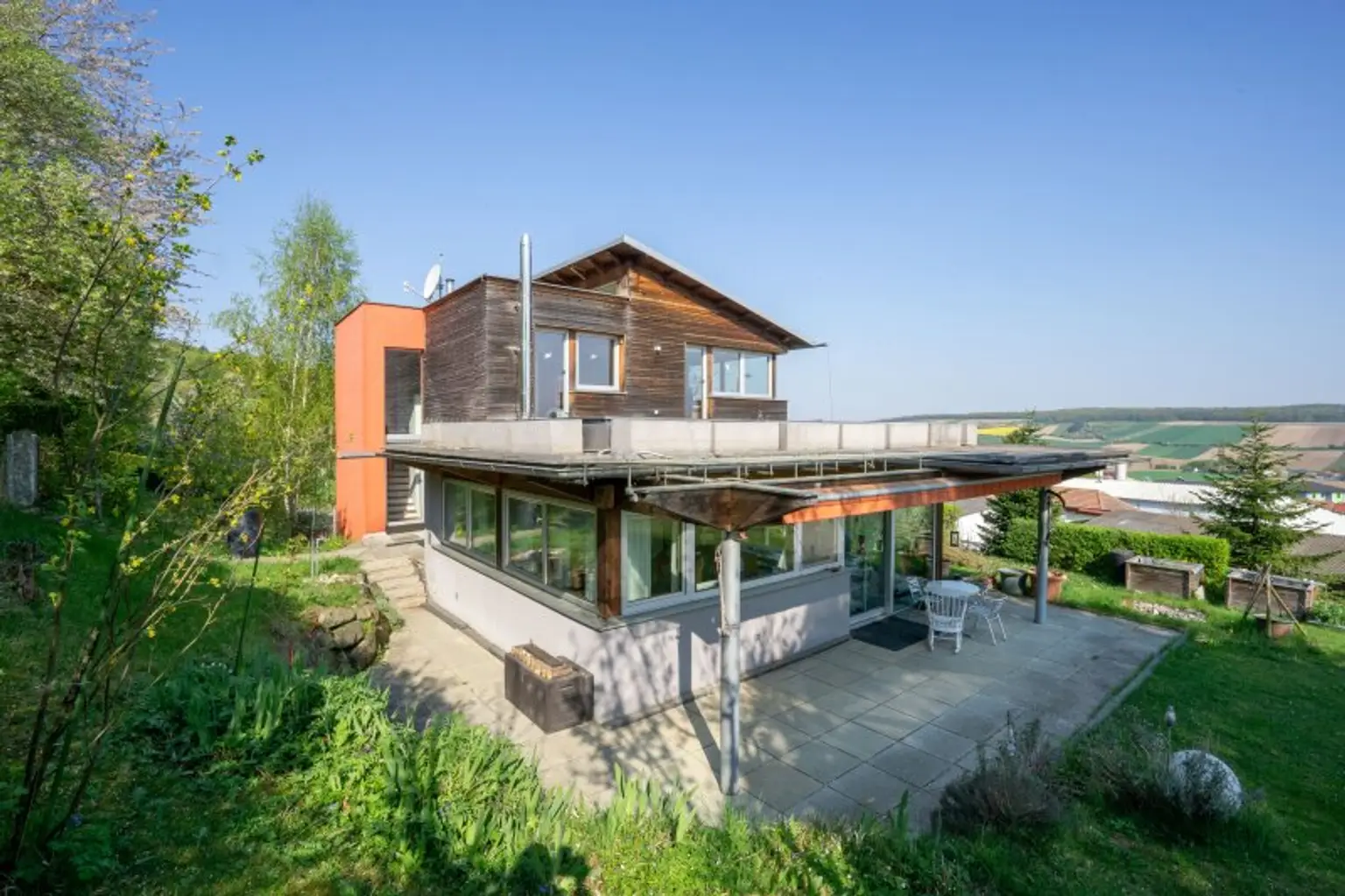 Südostansicht mit Terrassen