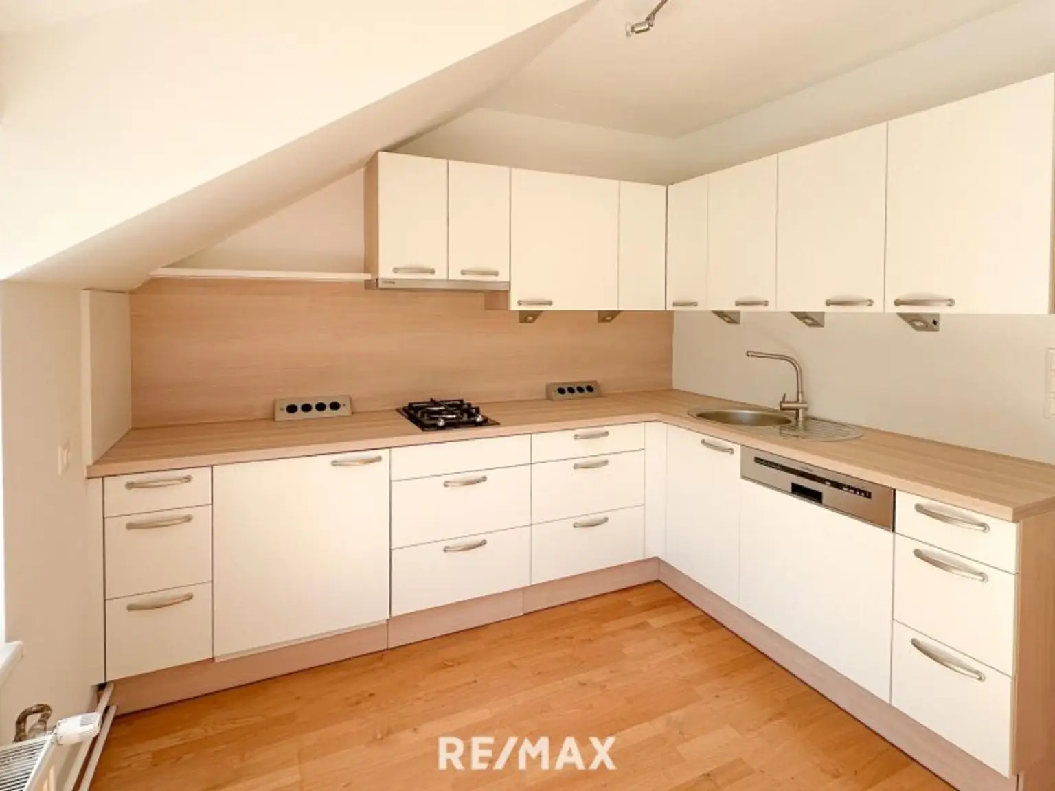 Exklusives Einfamilienhaus in Hietzing – Geräumig, ruhig gelegen und mit Entwicklungspotenzial