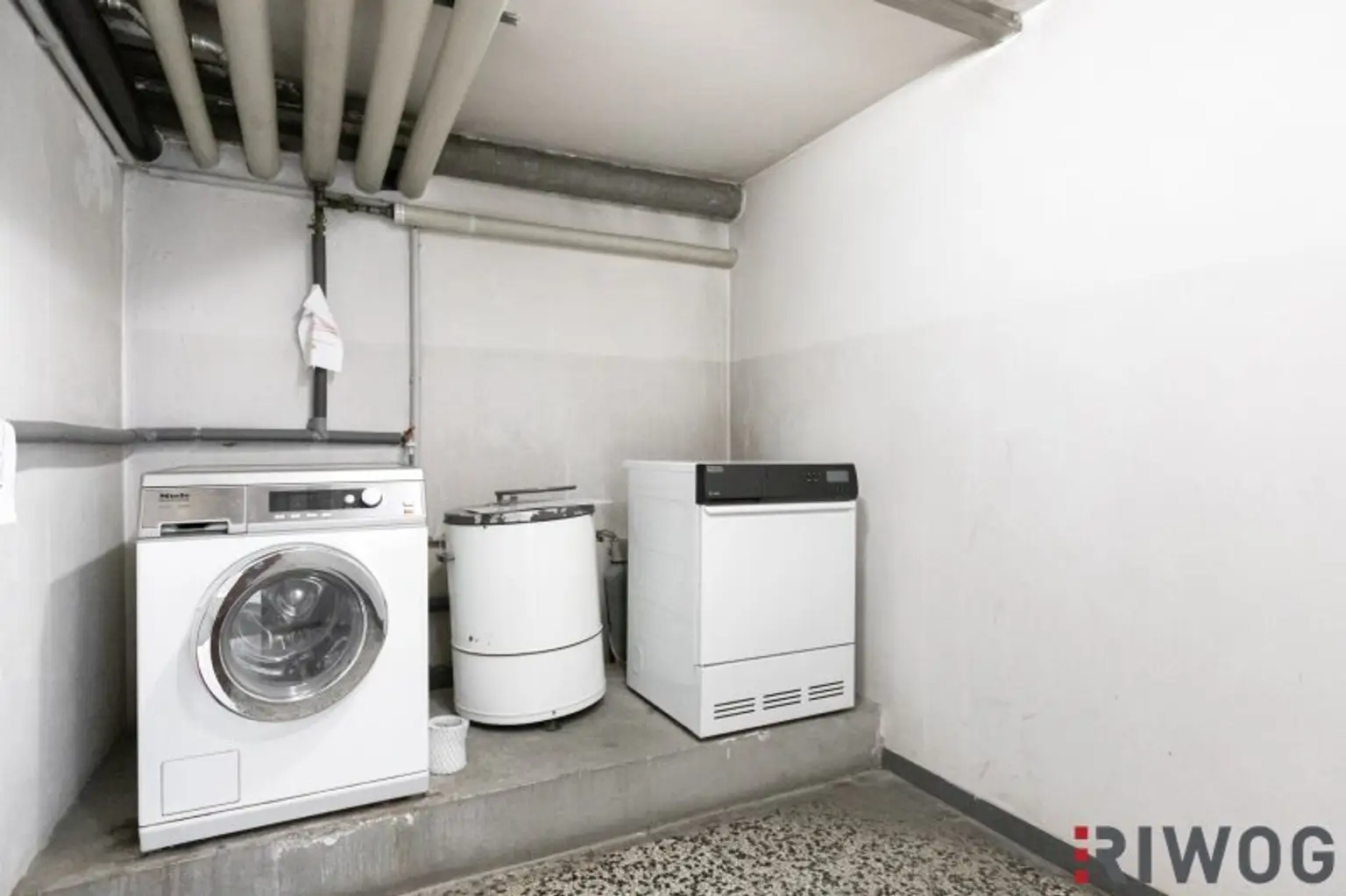 ERSTBEZUG nach Sanierung I 3 Zimmerwohnung im Herzen Klosterneuburgs I Gemeinschaftsgarten I Tischler-Küche mit Siemens Geräten