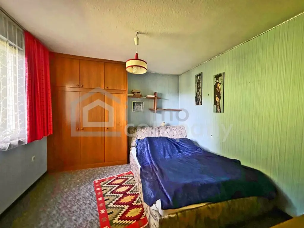 Uriges Landhaus - Traumlage - plus  Pool - Grundfläche 1.594 m² - Renovierung und Schönheitsreparaturen sind erforderlich, dennoch sofort beziehbar!