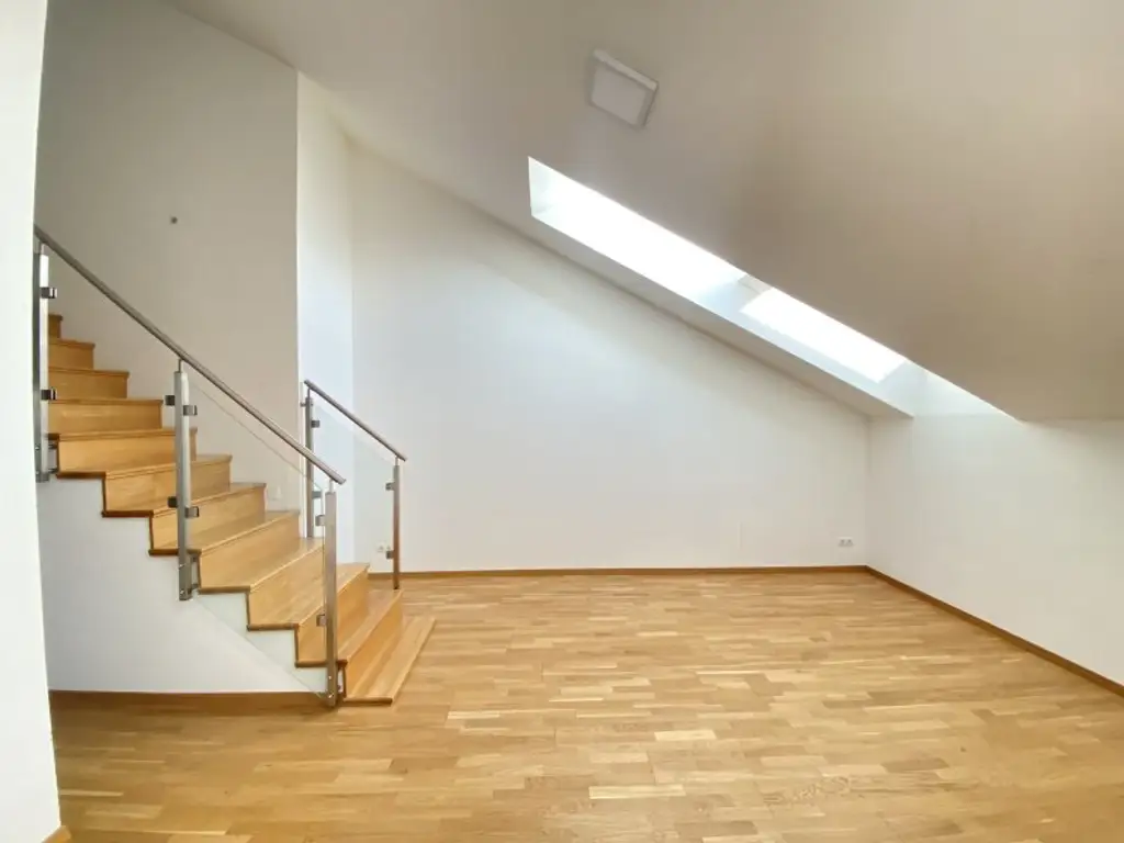 Großzügige Dachgeschosswohnung am Rennweg - Klimatisiert - 2 Terrassen