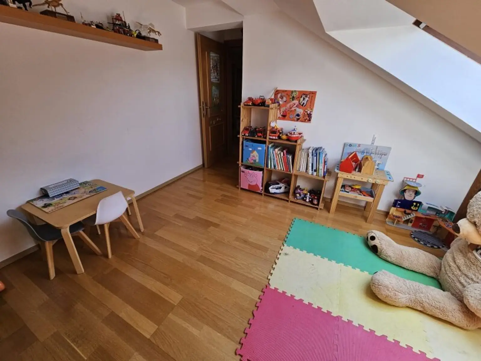 Einfamilienhaus mit Sauna uvm. auf Pachtgrundstück (verlängerbar) in Steinbrunn mit Zugang zum Badeteich!