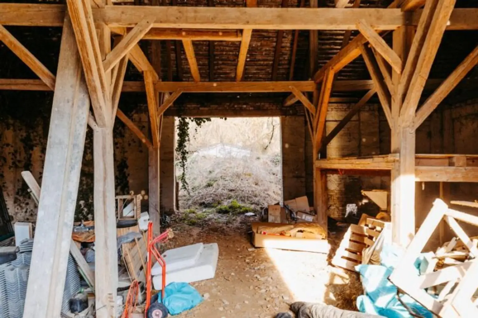 Verträumtes Bauernhaus neu adaptiert (2013) mit Toreinfahrt, Pool, Stadel und Schuppen